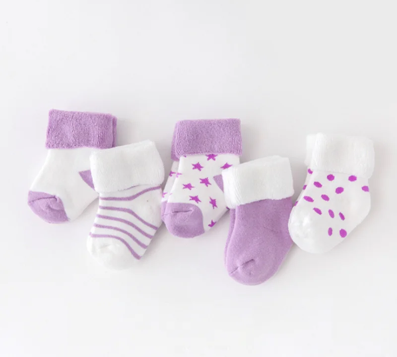 "Comfortable baby socks for cold weather protection