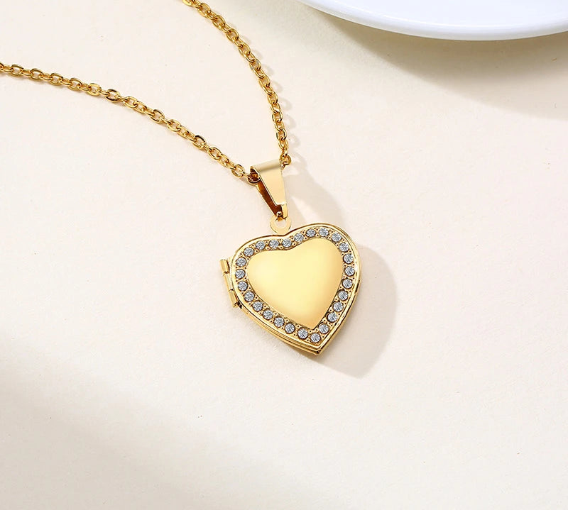 Vnox Custom Heart Locket Necklace