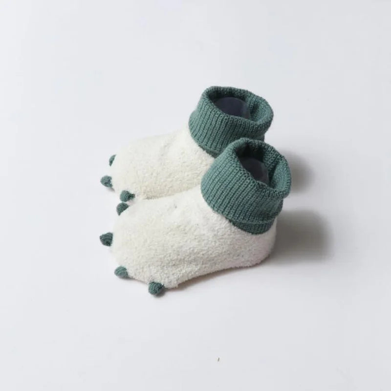 warm newborn baby socks -white