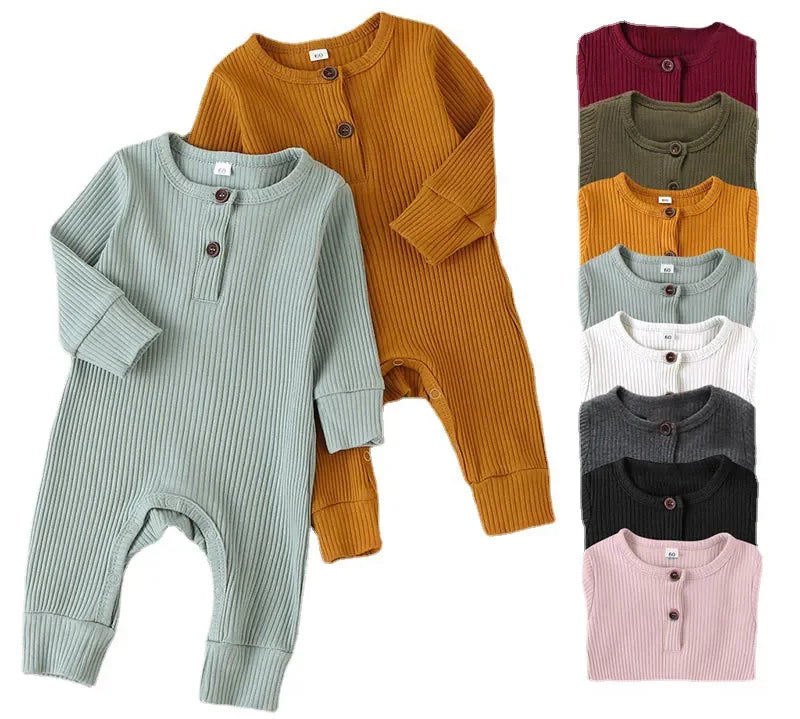 Autumn baby romper in beige with wooden buttons
