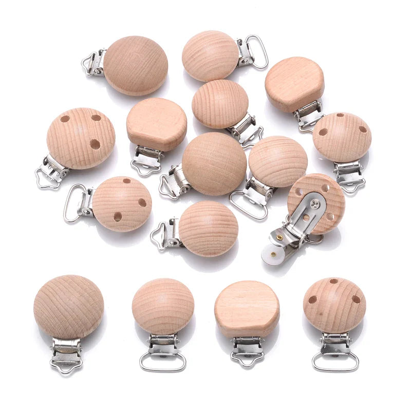 Sustainable beech wood pacifier clip for baby care
