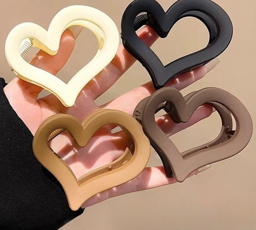 Elegant black frosted heart hair clip for stylish hairdos