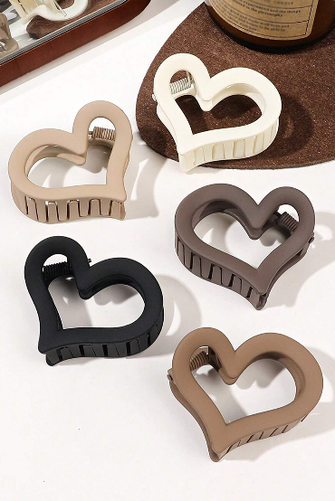 Trendy frosted heart-shaped hair clip in black